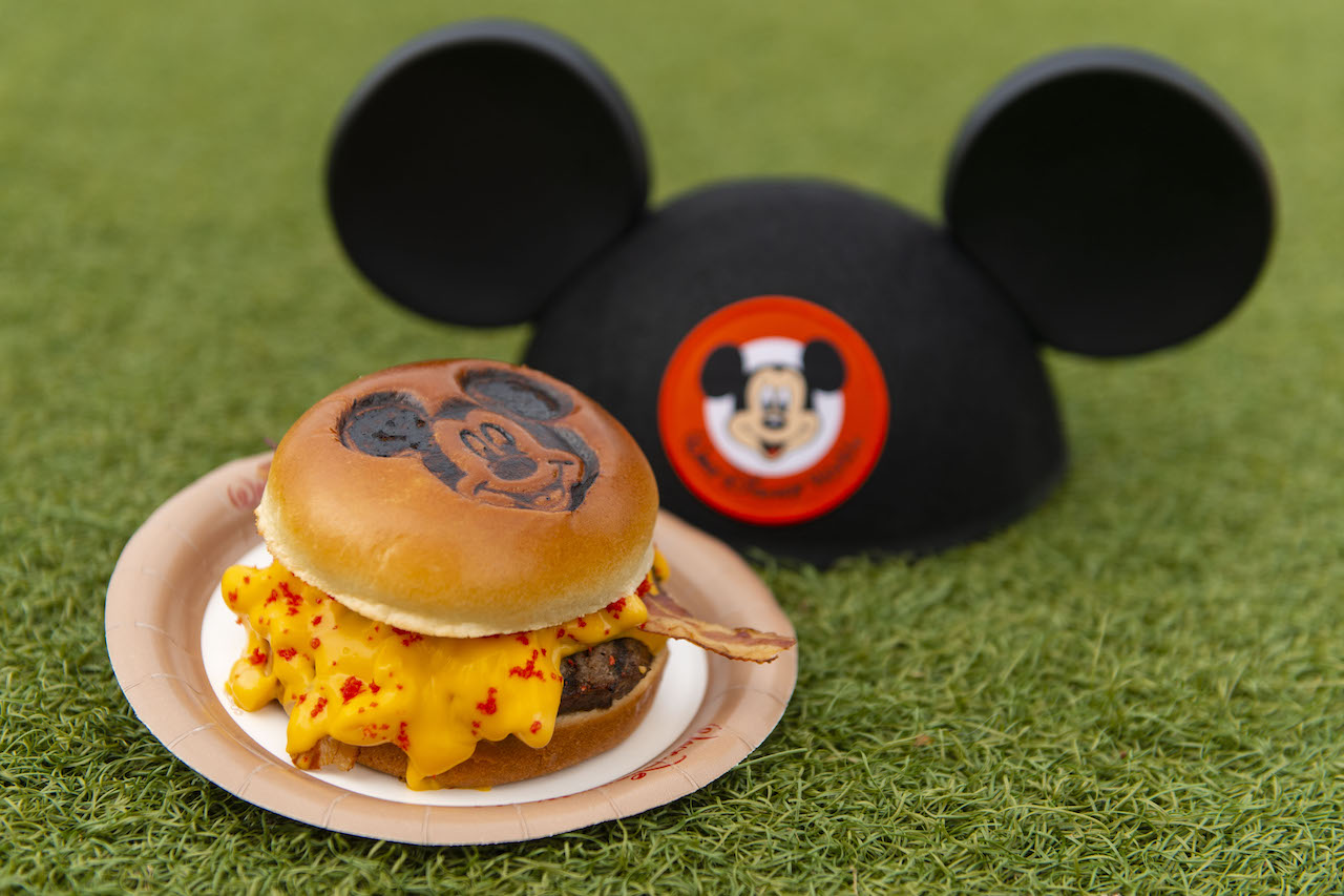 Mickey & Minnie’s Surprise Celebration