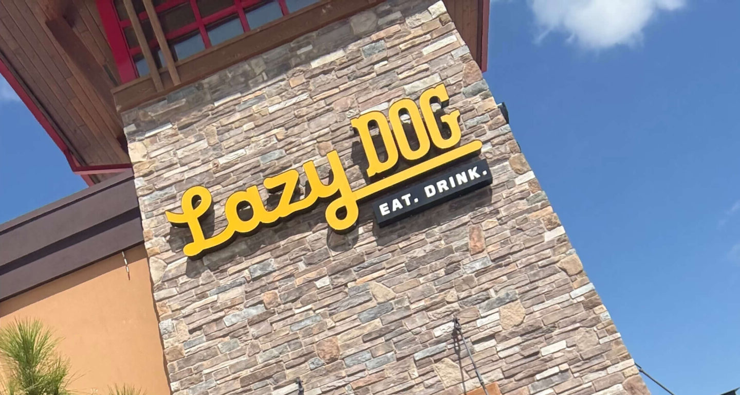 Lazy Dog em Orlando: Comida Deliciosa, Ambiente Aconchegante e Ótimo Custo-Benefício!